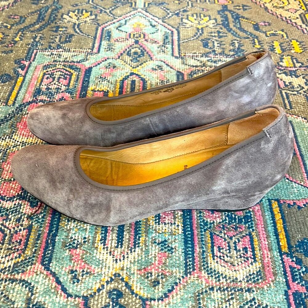 Gabor Sacchetto suede round toe wedge pumps sz 7